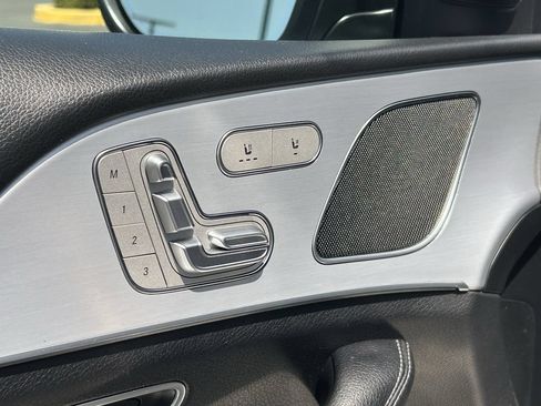 Used 2024 Mercedes-Benz GLE 450e 4MATIC image 26
