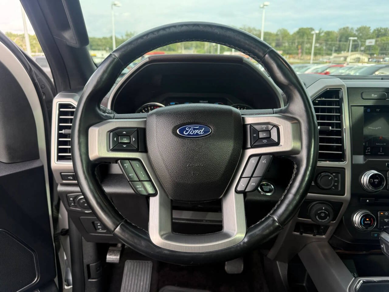 Used 2017 Ford F150 Platinum w/ Equipment Group 701A Luxury AWD/4WD image 18