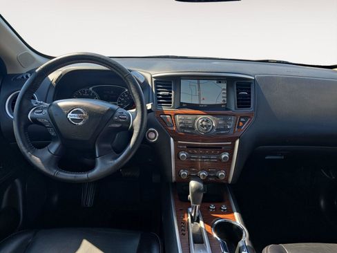 Used 2020 Nissan Pathfinder Platinum AWD/4WD image 9