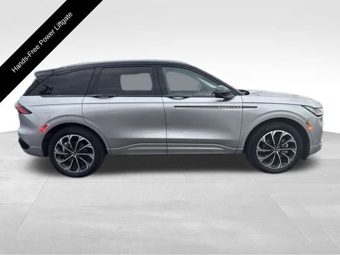 Certified 2024 Lincoln Nautilus Reserve w/ Equipment Group 202A image 9