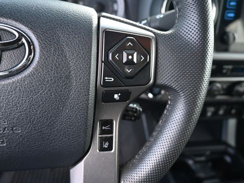 Used 2019 Toyota Tacoma Limited image 21