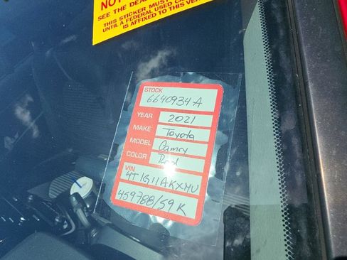 Used 2021 Toyota Camry SE FWD image 8