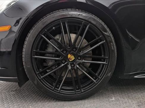 Used 2018 Porsche Panamera 4S image 31