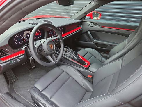 Certified 2025 Porsche 911 Carrera image 4