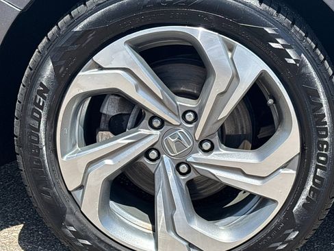Used 2018 Honda Accord EX-L image 26