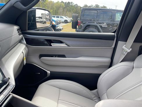 New 2026 Jeep Grand Wagoneer 4WD image 22