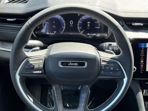 New 2026 Jeep Grand Cherokee Altitude AWD/4WD image 9