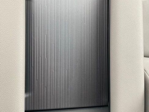 Used 2025 Toyota Sienna XLE w/ XLE Plus Package image 45