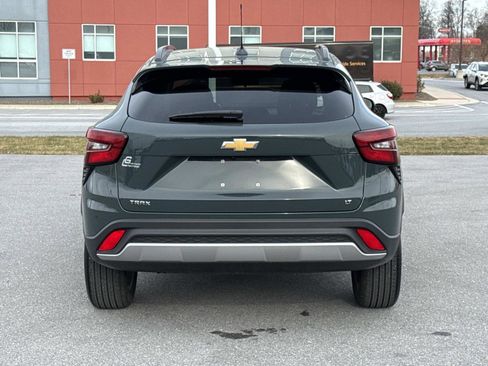 Used 2025 Chevrolet Trax LT image 25