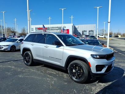 Used 2025 Jeep Grand Cherokee Altitude