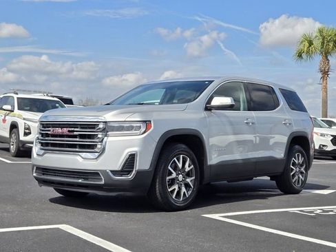 Used 2020 GMC Acadia SLE image 2