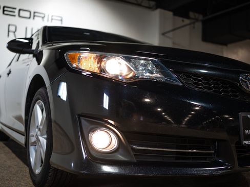 Used 2014 Toyota Camry SE image 15