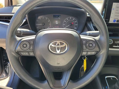 Used 2025 Toyota Corolla LE image 18