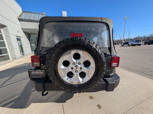Used 2016 Jeep Wrangler Unlimited Sport AWD/4WD image 11