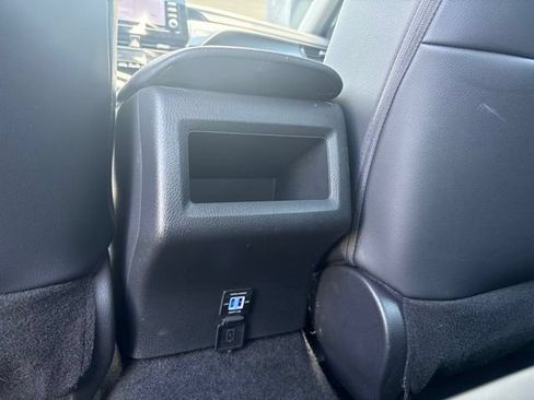 Used 2022 Toyota Camry SE FWD image 15