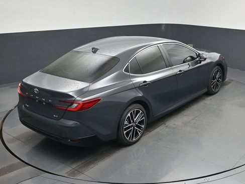 Used 2025 Toyota Camry XLE image 41