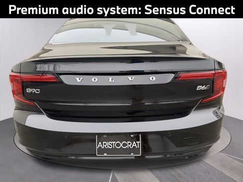 Used 2022 Volvo S90 B6 Momentum image 5