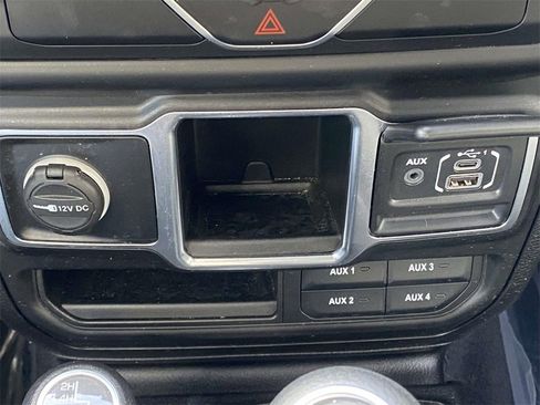 Used 2021 Jeep Gladiator Sport image 26