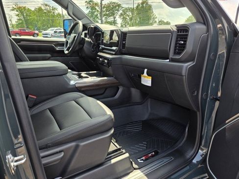 Used 2025 Chevrolet Silverado 3500 LT w/ Trail Boss Package AWD/4WD image 37