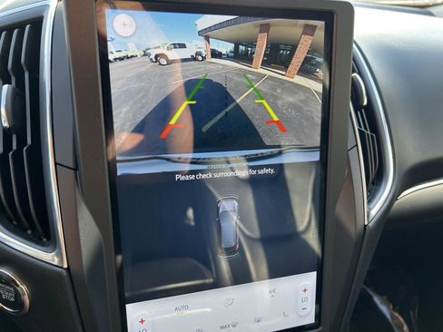 Used 2022 Ford Edge Titanium image 29