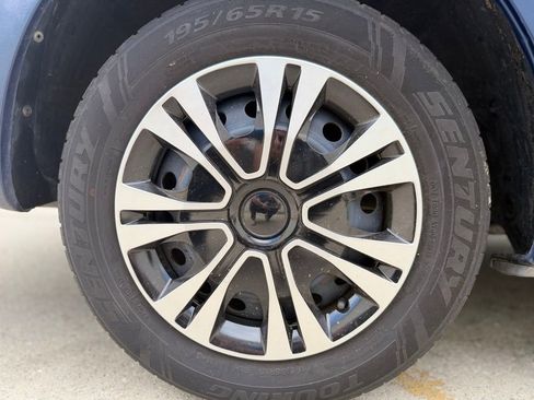 Used 2005 Toyota Camry LE FWD image 11