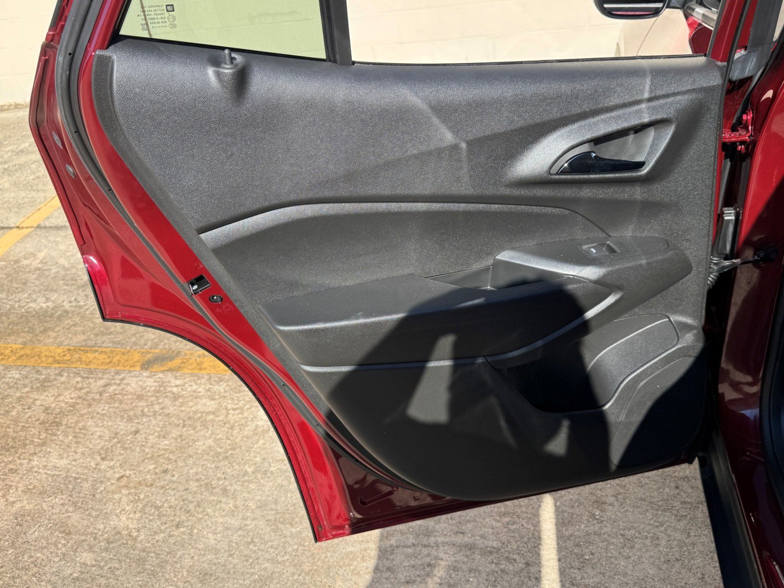 Used 2024 Chevrolet Trax RS w/ Sunroof Package FWD image 36