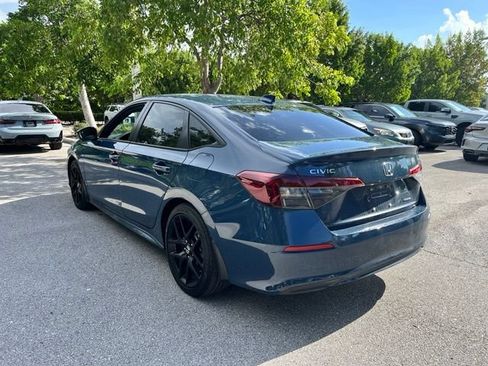 Used 2025 Honda Civic Sport image 4