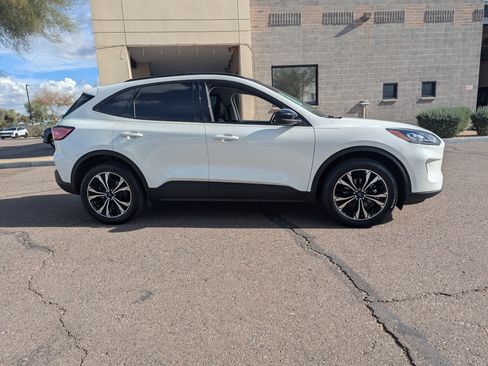 Used 2022 Ford Escape SEL w/ SEL Stealth AWD Package image 2