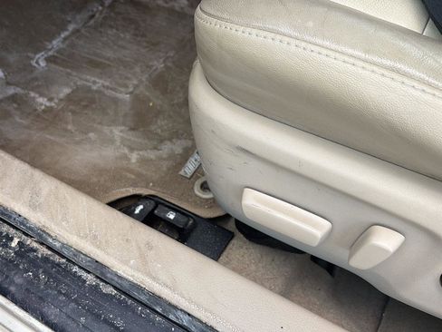 Used 2014 Toyota Camry XLE image 6