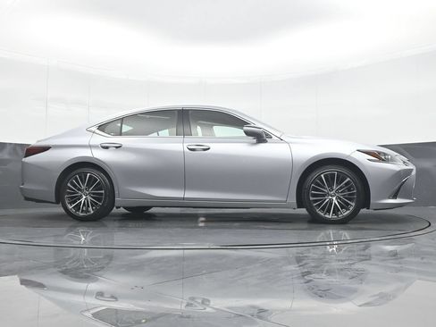 Used 2023 Lexus ES 350 w/ Premium Package FWD image 32