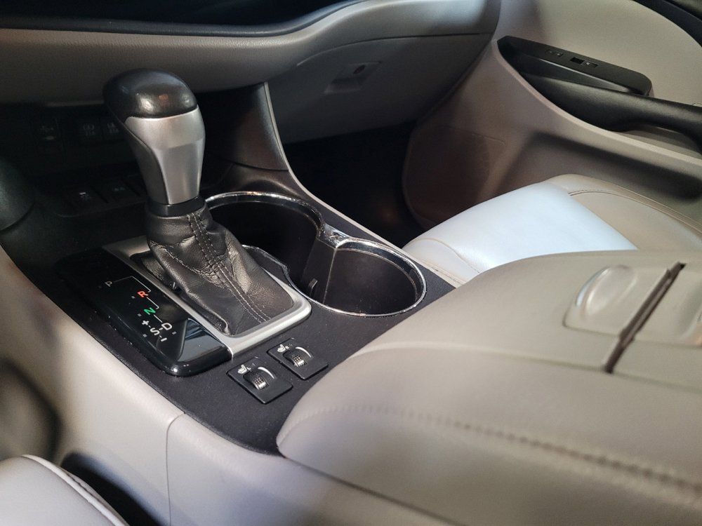 Used 2019 Toyota Highlander XLE FWD image 26