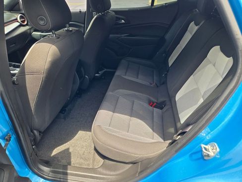 Certified 2025 Chevrolet Trax RS FWD image 15