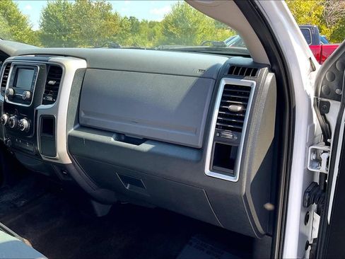 Used 2016 RAM 3500 SLT RWD image 13