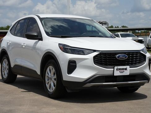 Used 2025 Ford Escape Active FWD image 2