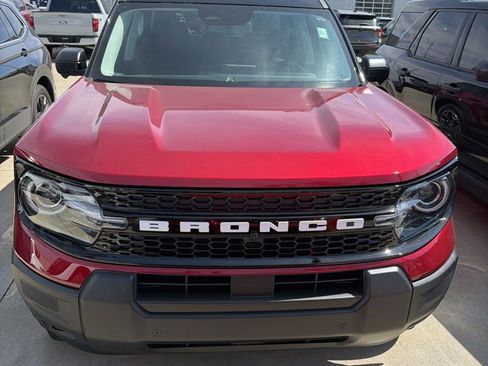 Used 2025 Ford Bronco Sport Outer Banks w/ Outer Banks Tech Package+ image 2