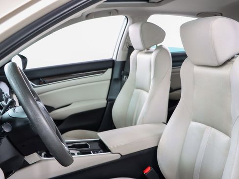 Used 2018 Honda Accord EX image 24