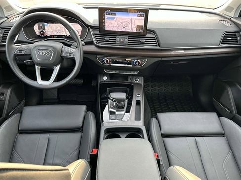 Certified 2025 Audi Q5 2.0T Premium Plus image 17