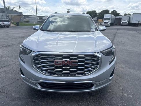 Used 2020 GMC Terrain Denali w/ Denali Premium Package FWD image 2