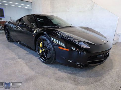 Used 2011 Ferrari 458 Italia Coupe image 1