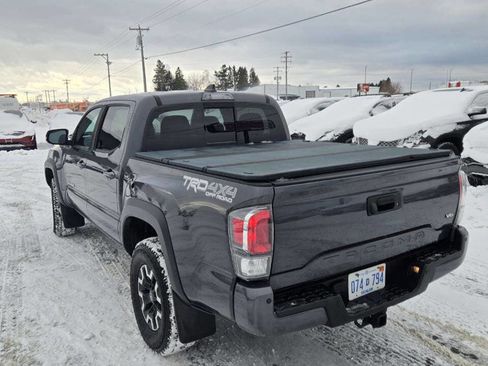 Used 2020 Toyota Tacoma TRD Off-Road w/ Technology Package image 10