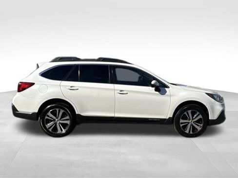 Used 2018 Subaru Outback 3.6R Limited AWD/4WD image 8