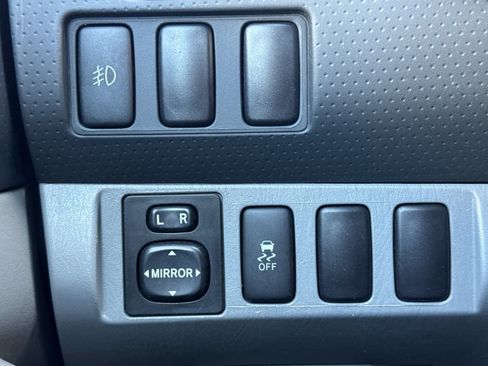 Used 2015 Toyota Tacoma PreRunner w/ SR5 Package RWD image 27