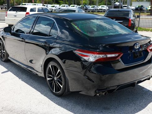 Used 2018 Toyota Camry XSE FWD image 4