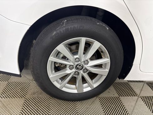 Used 2025 Toyota Camry LE image 28