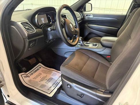 Certified 2019 Jeep Grand Cherokee Laredo AWD/4WD image 19