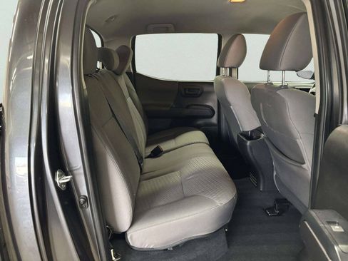 Used 2022 Toyota Tacoma SR AWD/4WD image 15