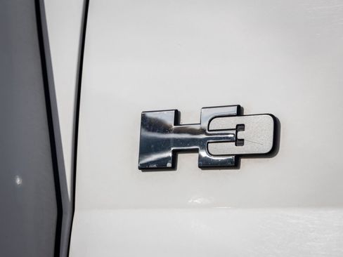 Used 2008 HUMMER H3 Luxury AWD/4WD image 6