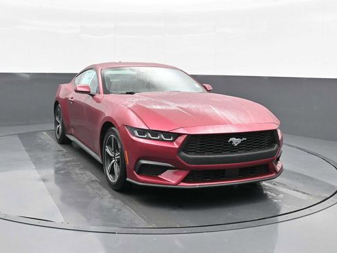 Used 2025 Ford Mustang Coupe image 3