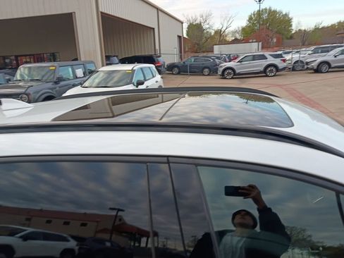 Used 2025 MAZDA CX-50 AWD 2.5 Hybrid w/ Premium Pkg image 8