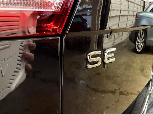 Used 2024 Volkswagen Tiguan SE R-Line image 11